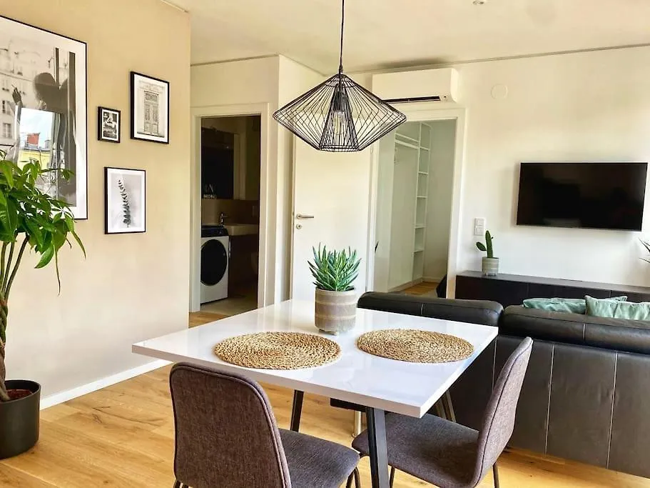 Rooftop Apartment With Terrace & Ac - Self Check-In Vienna Austria